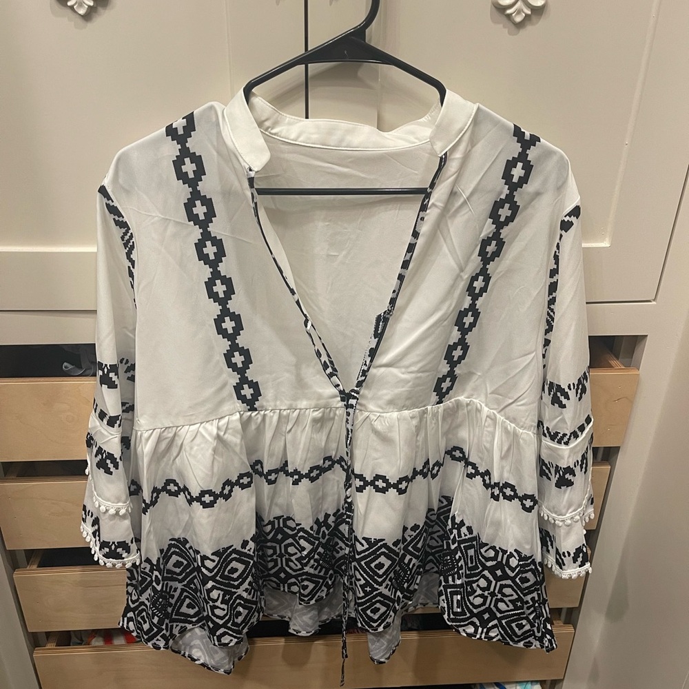 Black and White Patterned Women's Top